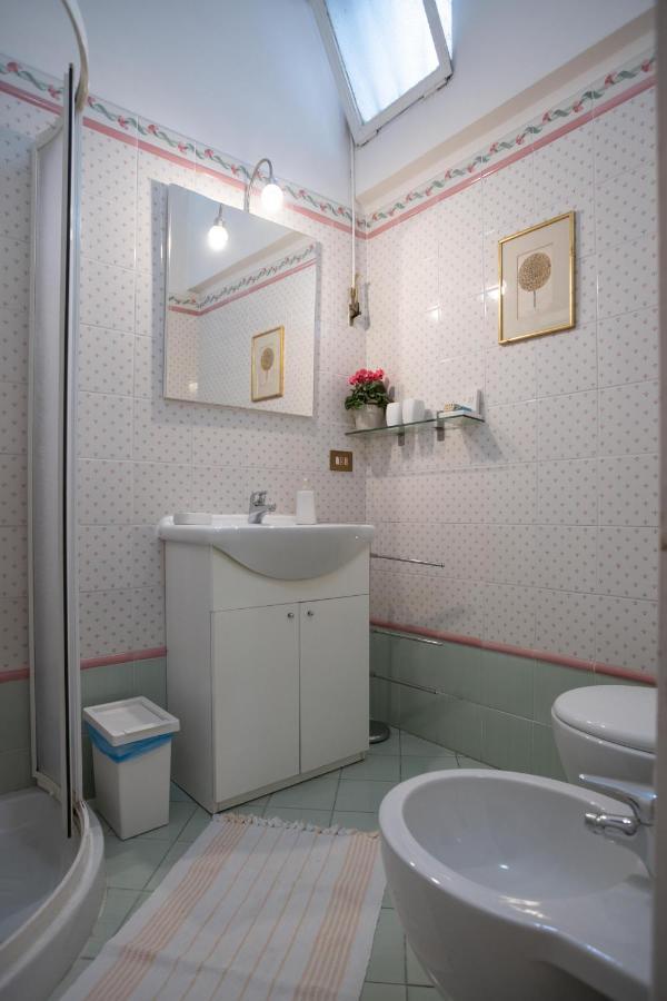 Forum Apartment Рим Екстериор снимка